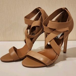 Steve Madden Open Toe Neutral Color Heels w/Elastic Crossing Straps sz 6